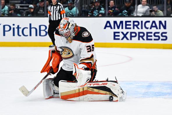 Gibson do rekordnega števila obramb za Anaheim