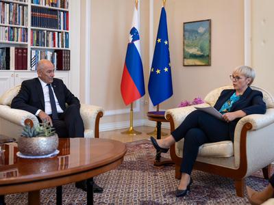 Predsednica republike in premier na delovnem sestanku
