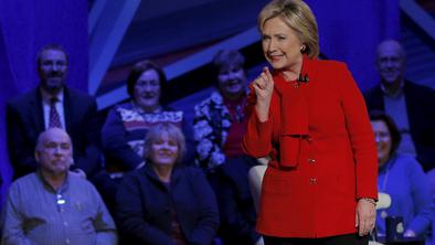 Clintonova dala košarico Obami in svojemu možu
