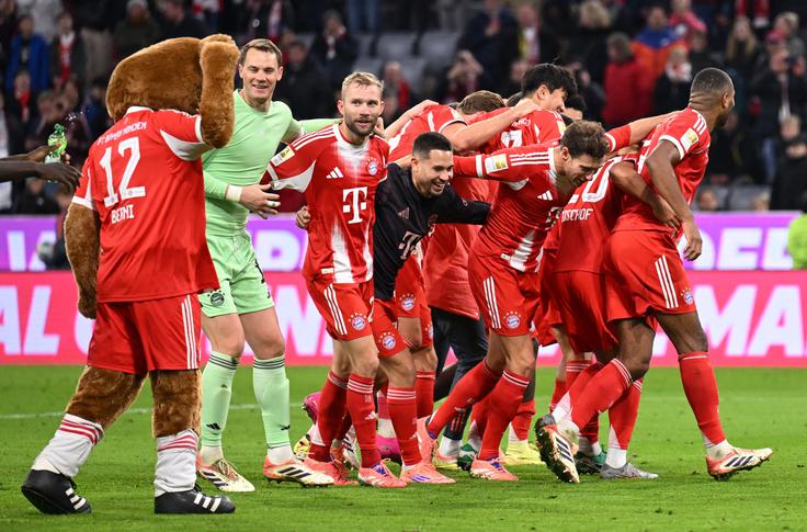 Bayern München Veselje Bavarcev po zmagi na večnem derbiju. | Foto: Reuters