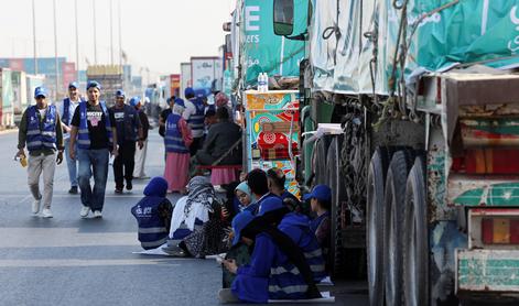 Izrael ponovno dovolil vstop humanitarne pomoči v Gazo