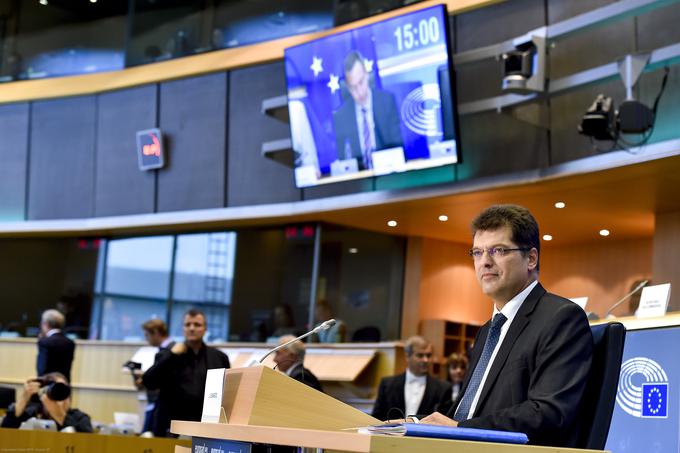 Janez Lenarčič: "Prek našega koordinacijskega centra za odzivanje na izredne razmere v Bruslju spremljamo položaj po EU in zagotavljamo potrebno pomoč." | Foto: Evropski parlament