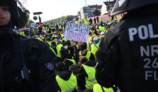 V Berlinu na protestih proti skrajni desnici v vladi 30 tisoč ljudi