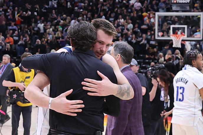 Luka Dončić | Luka Dončić se je razveselil vstopa v drugi krog končnice lige NBA, kjer bo Dallas Mavericks čakala zasedba Phoenix Suns. | Foto Reuters