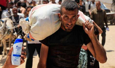 Med razdeljevanjem humanitarne pomoči v Gazi številni mrtvi