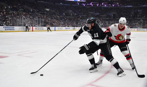 V Los Angelesu je bilo napeto, Anže Kopitar s Kralji do zmage dve sekundi pred koncem #video