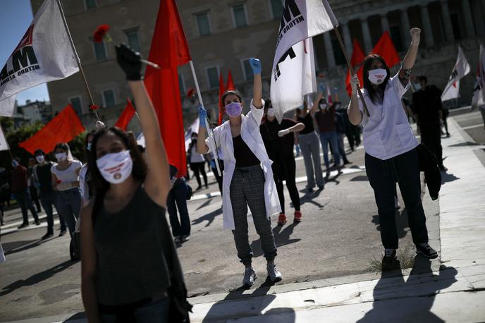 Grčija protest | Grški delavci in študenti so se danes zbrali pred grškim parlamentom, da bi s protesti obeležili mednarodni praznik dela.  | Foto Reuters