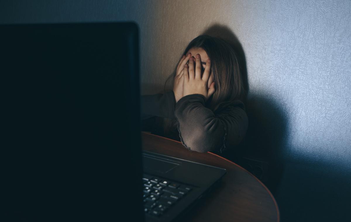 Spolne zlorabe otrok, strah, izsiljevanje | Na Omegle.com je bilo zgolj v letu 2022 podanih več kot pol milijona pritožb zaradi spolnih zlorab otrok. | Foto Shutterstock