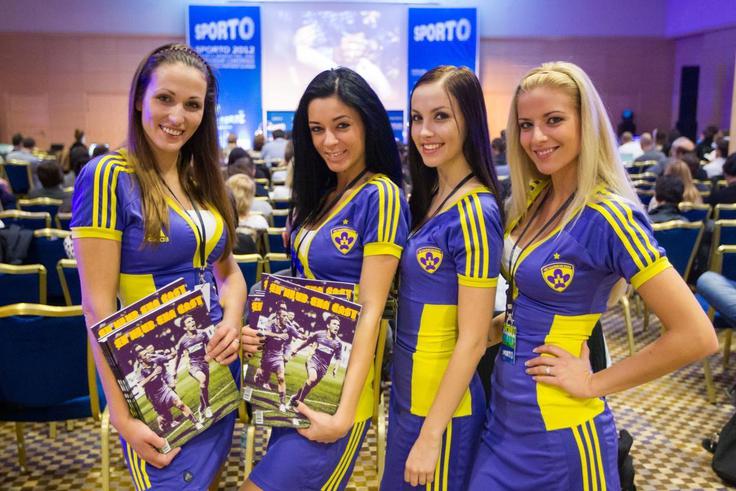 Maribor je hitro sprejel vijoličasto barvo za svojo. Obožuje jo mlado in staro, fantje in dekleta. | Foto: 