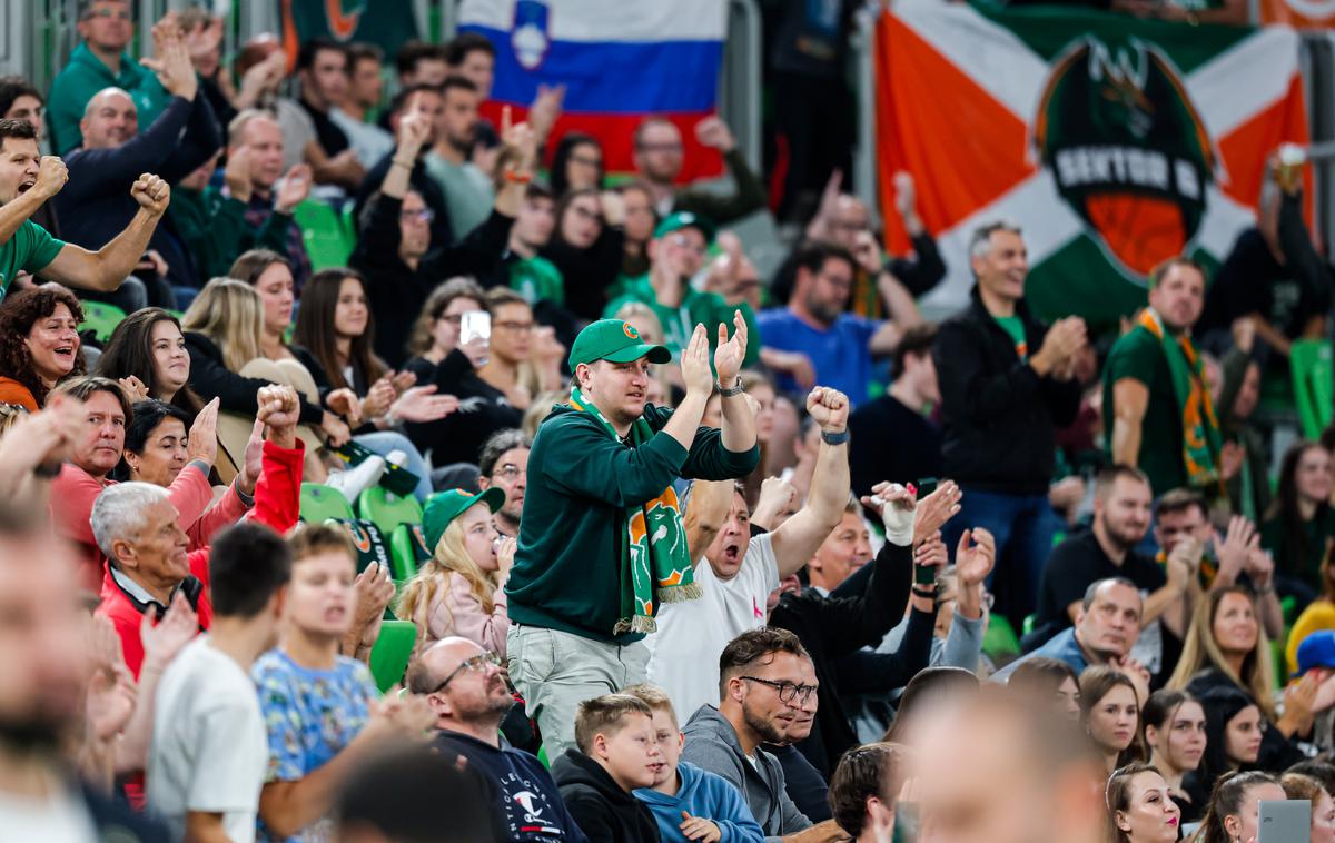 Cedevita Olimpija navijači | Navijači Cedevite Olimpije imajo na začetku sezone ogromno razlogov za zadovoljstvo. | Foto Aleš Fevžer