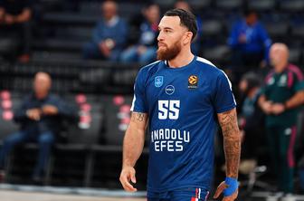 Najhujše potrjeno: James operiran, sezone je konec
