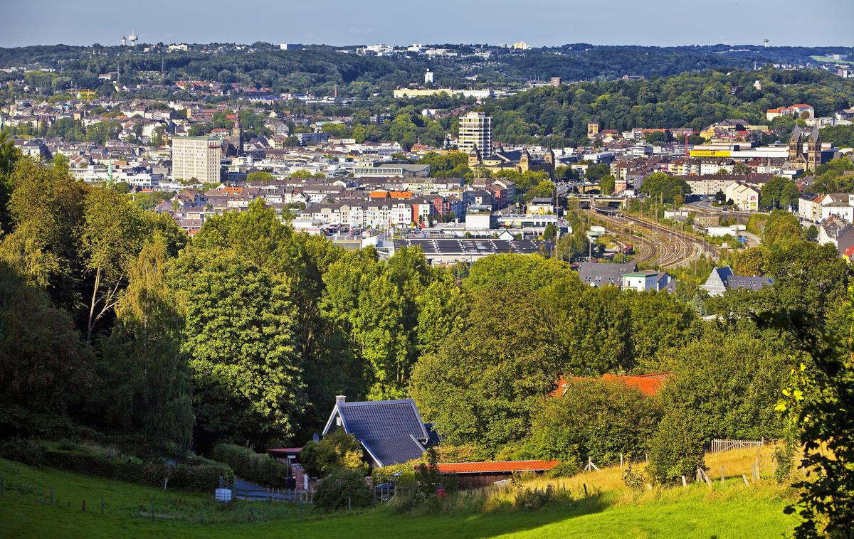Wuppertal | Wuppertal slovi kot najbolj zeleno nemško mesto. | Foto Guliverimage