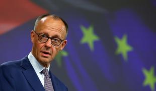 Merz v Bruslju branil zaostritev nemške migracijske politike