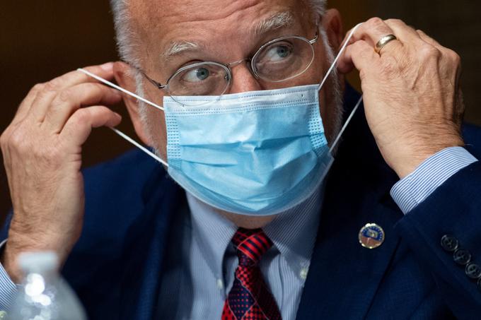 Direktor ameriškega centra za nadzor nad nalezljivimi boleznimi (CDC) je julija opozoril, da lahko srečanje covid-19 in sezonske gripe ustvari "eno najbolj nevzdržnih situacij, kar jih je do zdaj doživelo ameriško javno zdravstvo". | Foto: Getty Images