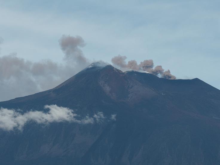 Etna, vulkan, izbruh, Italija, pepel | Foto: Reuters