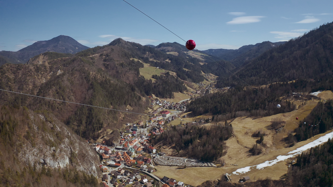 Ena minuta neprekinjenega "letenja" je največ, kar premorejo slovenske, morda celo evropske jeklenice. | Foto: 