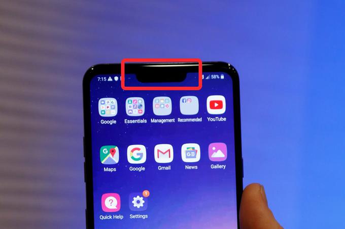 Trenutno edini pametni telefon, na katerem pri odklepanju z obrazom sodeluje kamera ToF, je LG G8. Gre tudi za zdaj edini pametni telefon, ki ima kamero ToF na sprednji namesto na zadnji strani. | Foto: Reuters