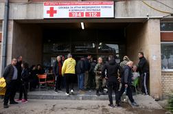 Klub deloval s ponarejenimi dokumenti. Starši pred bolnišnico zahtevajo trupla otrok.