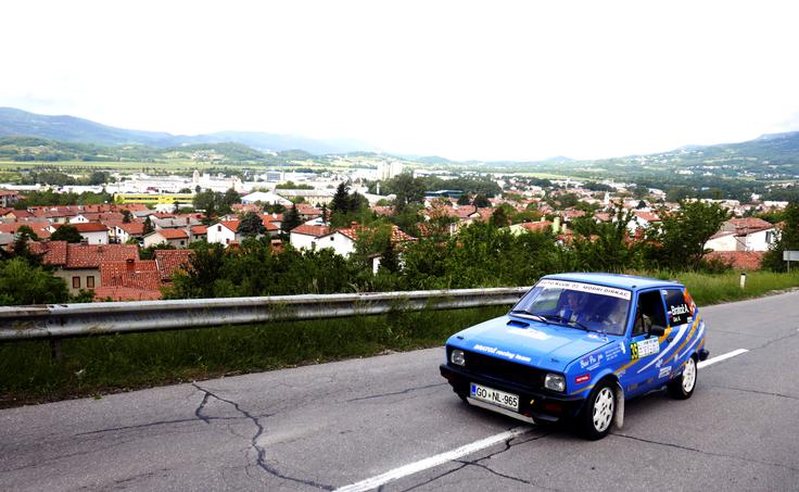Razgled na Ajdovščino, ki že dolgo diha z avtomobilskim športom. | Foto: 