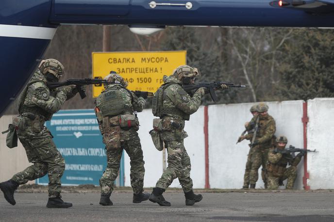 Ukrajina | Zahod glede kopičenja več kot sto tisoč ruskih vojakov ob meji opozarja, da se Moskva pripravlja na vojaško akcijo. | Foto Reuters