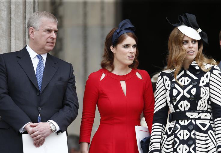 Nekdanji princ Andrew s hčerkama Eugenie in Beatrice | Foto: Guliverimage