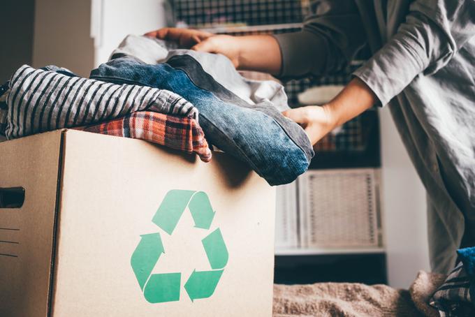 V Sloveniji zgolj 15 odstotkov zavrženih oblačil predelamo na ekološki način. | Foto: Shutterstock