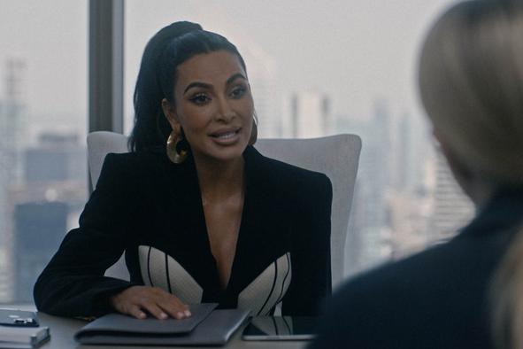 Kim Kardashian v znani TV-seriji: kako se je odrezala kot igralka?