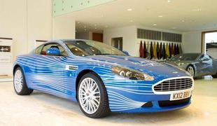 Aston Martin z DB9 1M proslavlja milijon oboževalcev na Facebooku