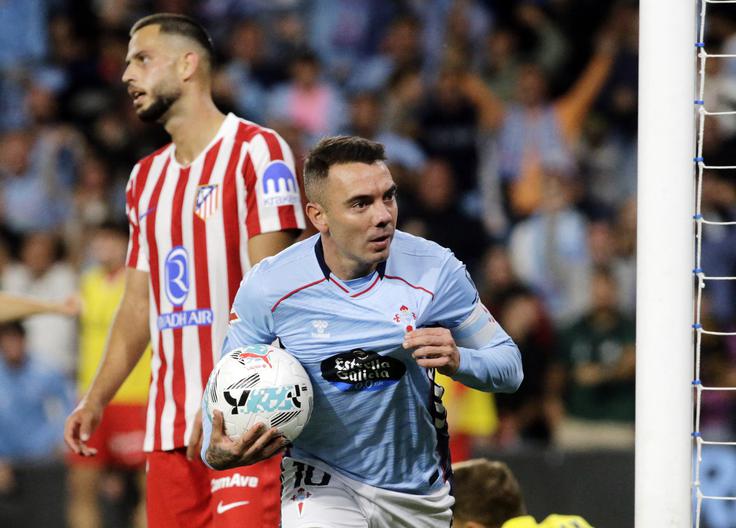 Jana Oblaka je premagal izkušeni napadalec Celte Iago Aspas. | Foto: Reuters