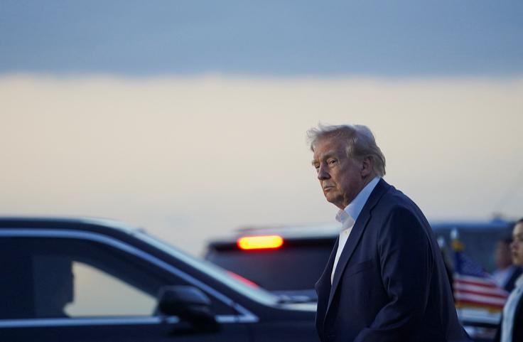 Donald Trump sicer vztraja, da bodo carine okrepile ameriško industrijo in izboljšale življenjski standard Američanov. | Foto: Reuters
