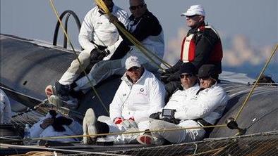 Alinghi in Oracle zaman čakala na veter