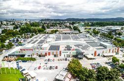 Vsa nakupovalna središča SES v Sloveniji opremljena z velikimi fotovoltaičnimi elektrarnami