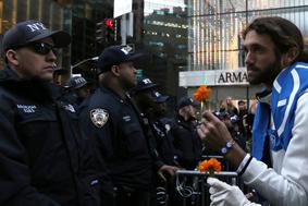 Američani najbolj množično do zdaj proti Trumpu #foto