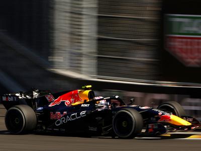Francoski dirkač formule 1 Isack Hadjar ostaja zvest rdečim bikom