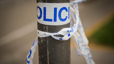 Moški v Črnučah z ostrim predmetom huje poškodoval žensko