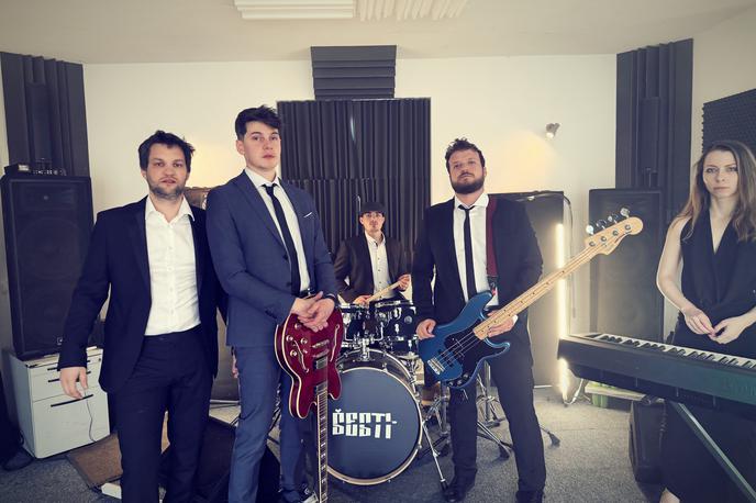 Šesti, skupina | Zaključek poletja bo za band zaznamovan z intenzivnim ustvarjanjem in pripravo na izdajo albuma. | Foto Mitja Galun