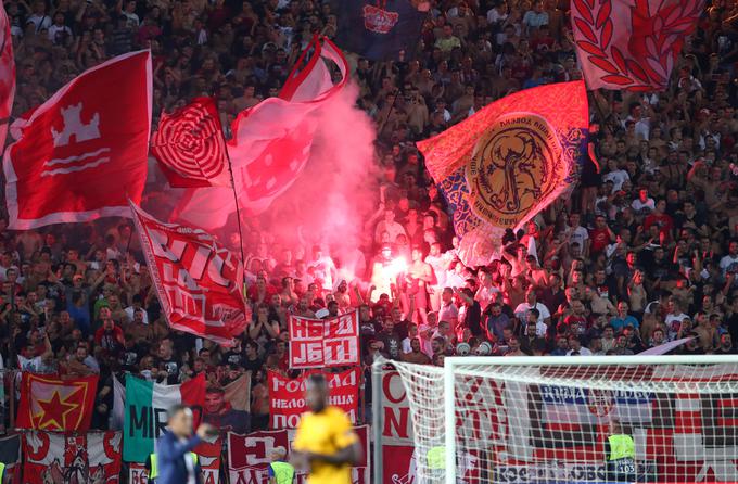 Navijači Crvene zvezde so si po velikem remiju proti Young Boys (1:1 v Beogradu) privoščili veliko slavje. | Foto: Reuters