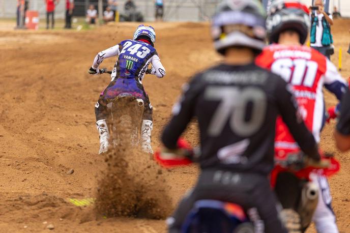 Tim Gajser Latvija Yamaha | Tim Gajser si želi konec tedna brez padcev in novih poškodb. | Foto Yamaha Racing