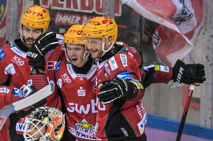 Mihe Verlič, Žiga Jeglič, Jan Urbas | Miha Verlič, Žiga Jeglič in Jan Urbas so na prvi tekmi osmine finala s soigralci Fischtown Pinguins s 5:0 premagali švedskega tekmeca Skelleftea. | Foto Guliverimage