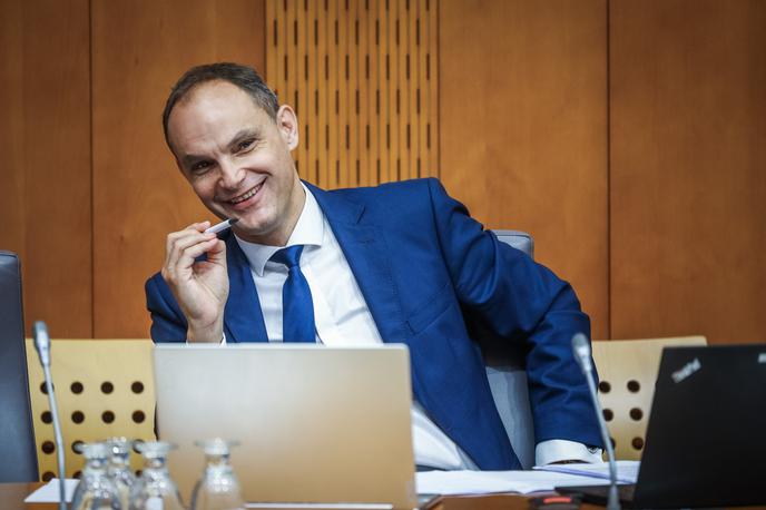 Anže Logar | Minister Anže Logar si je privoščil nekaj dni poletnega oddiha. | Foto STA