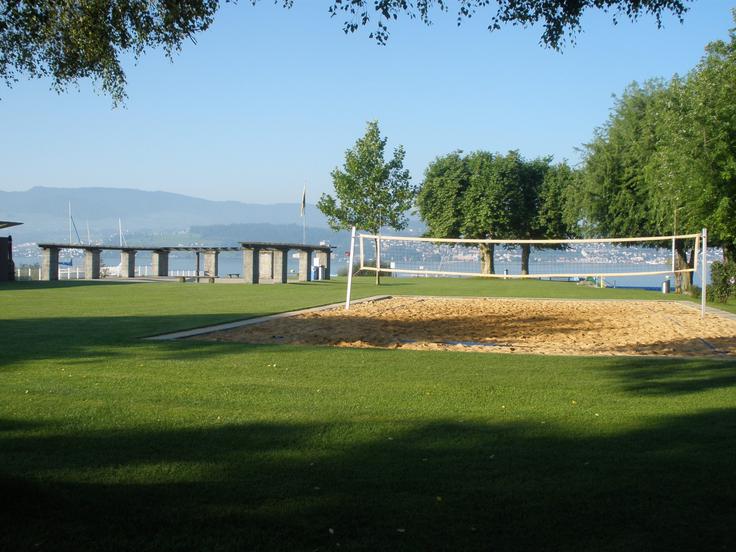 "Tudi delo na kopališču je bilo zelo lepo, prav tako pogled na jezero." | Foto: osebni arhiv Jelka Širok-Mettler