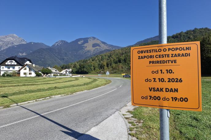 zapora cest evropsko prvenstvo v kolesarstvu 2026 | Na cestah, kjer bodo v prihodnjih dneh potekali boji za naslove evropskih prvakov, že opozarjajo na popolne zapore. | Foto STA
