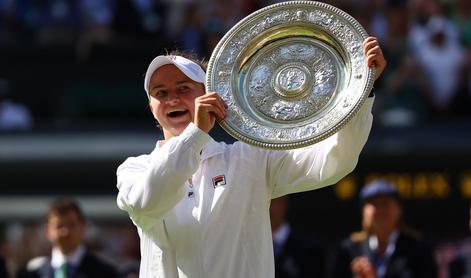 Zmagovalka Wimbledona napredovala med najboljših deset