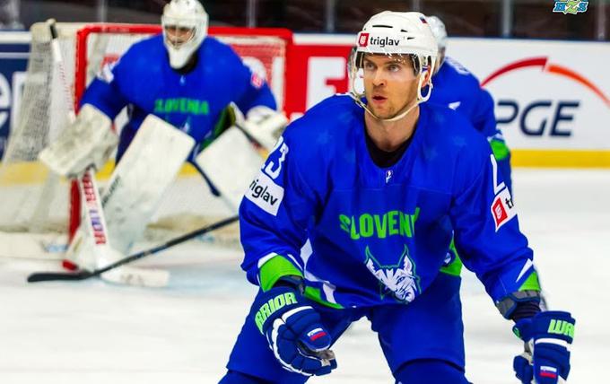 Luka Vidmar je srečanje zaradi poškodbe prepone izpustil. | Foto: Hokejska zveza Slovenije