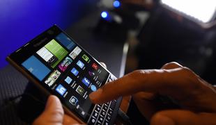 Blackberry Passport – rešitev ali zadnji Blackberryjev izdihljaj