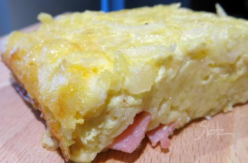 Predlog za hitro kosilo ali večerjo: pita s slanino in sirom