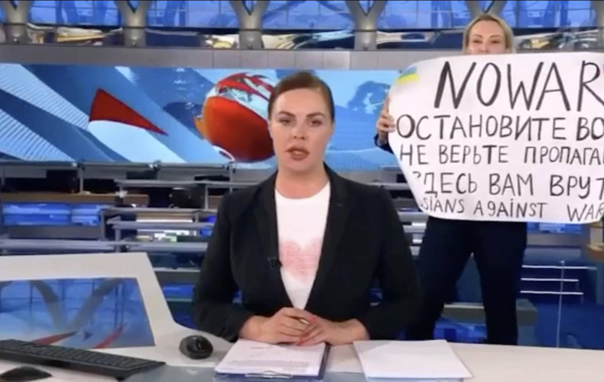 Marina Ovsjanikova | Ruska novinarka Marina Ovsjanikova je tvegala svojo svobodo in se javno uprla režimu Vladimirja Putina.  | Foto Guliverimage