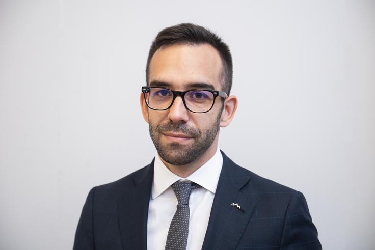 Nosilec liste SMC Gregor Perič meni, da bi morala EU pri vključevanju držav Zahodnega Balkana narediti več, saj upočasnjevanje širitvenega procesa prinaša negativne posledice za reformni napredek v teh državah, njihove medsebojne odnose in negativno vpliva na stabilnost regije. | Foto: STA ,