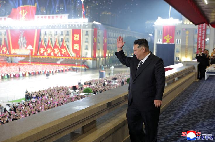 Vojaška parada v Pjongjangu v Severni Koreji | Foto: Reuters