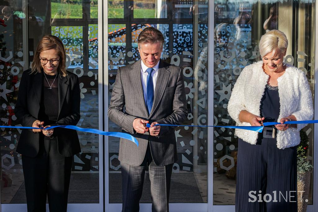 Odprtje bolnišnice za otroke, Šentvid pri Stični